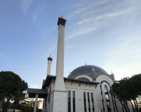 Kadıköy-Mektebi Tıbbiye Camii