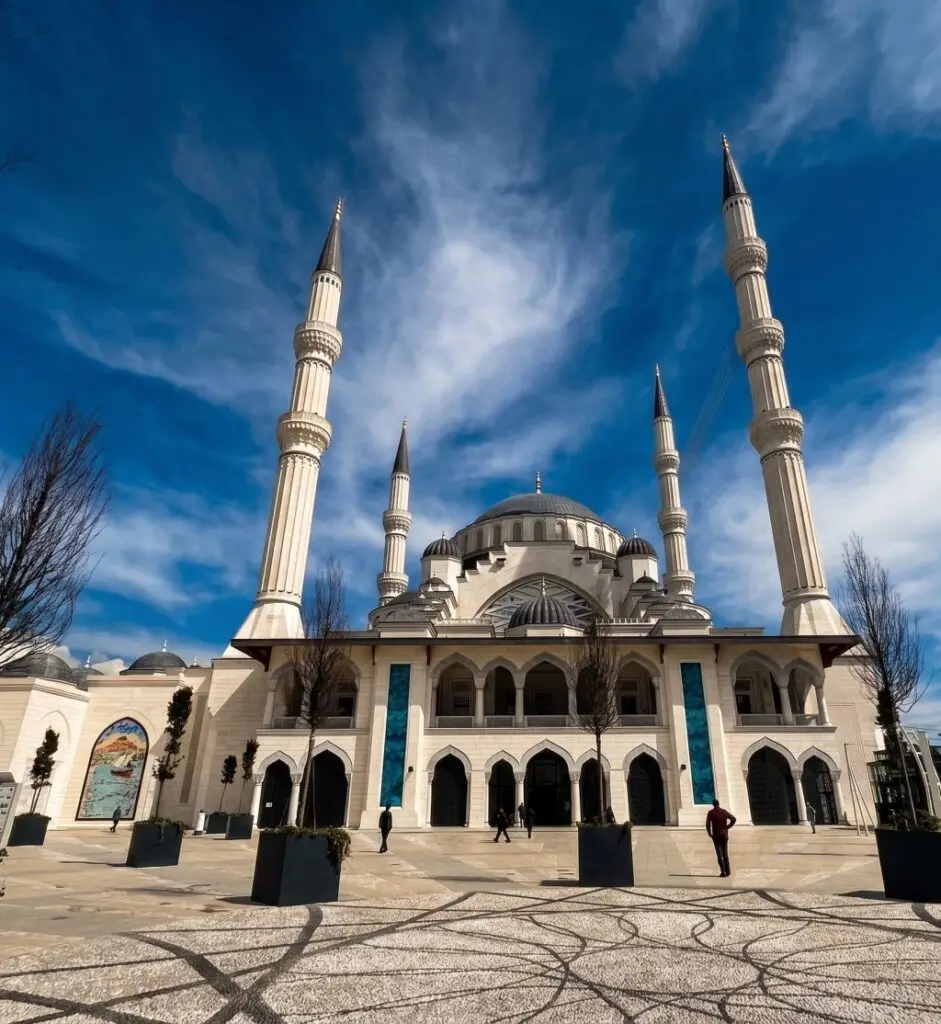 LEVENT BARBAROS HAYRETTİN PAŞA CAMİ